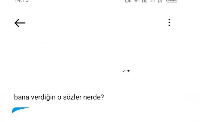 Sevgilimle ayrılalı 4 gün oldu hep böyle şeyler koyuyor profiline yazayım mi ona üzülüyorum ya?