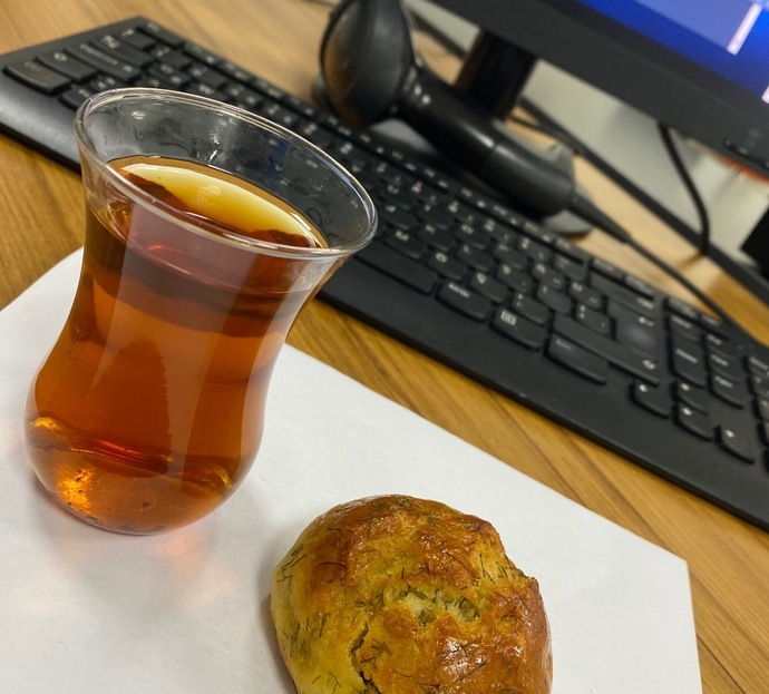 Çayın yanına en çok yakıştırdığınız yemek veya tatlı hangisi?