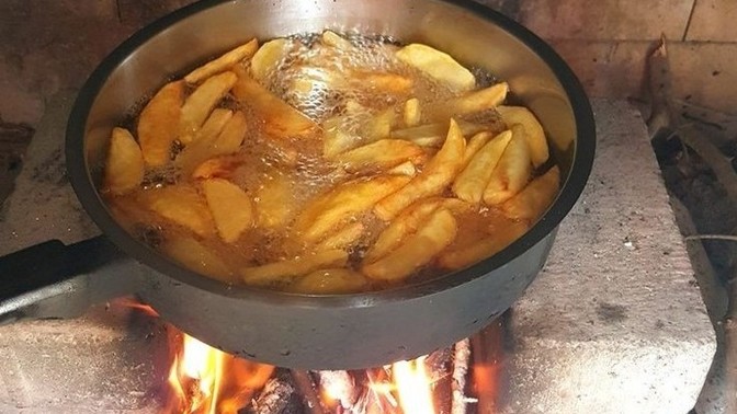 Odun ateşinde yapılan yemeklerin daha lezzetli olduğunu düşünüyor musunuz?