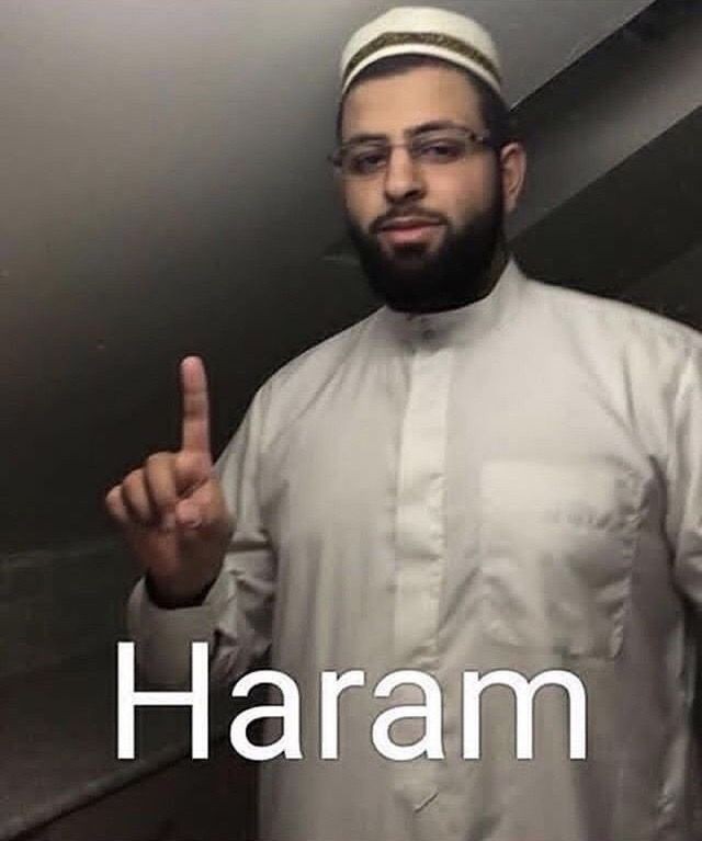 Merhaba  arkadaşlar bütün erkekler benim olsun istiyorum bu normal mi?
