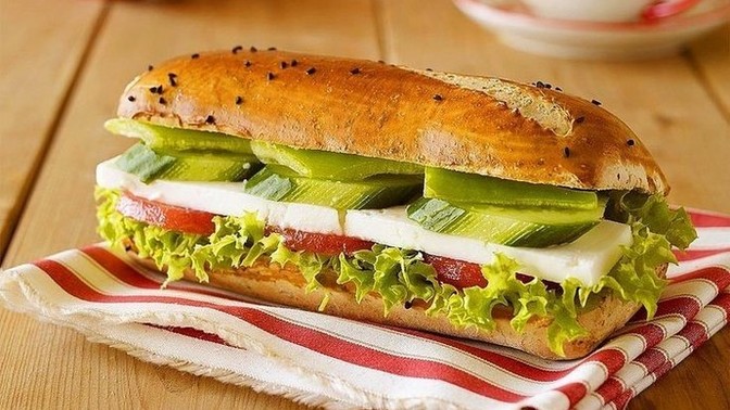 En lezzetli sandviç için sana göre olmazsa olmaz malzeme nedir?