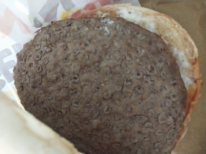 Burger king köftesi bu görüntü normal mi?