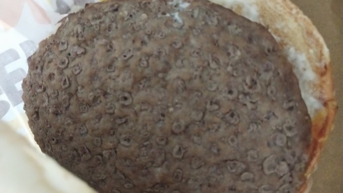 Burger king köftesi bu görüntü normal mi?