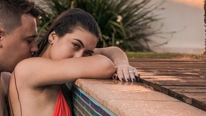 Sosyal medyada ilişki paylaşımları yapmak, gerçek ilişkiyi etkiler mi?
