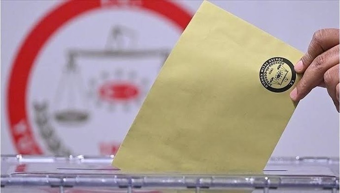 Seçimde oyunuzu eşiniz/sevgiliniz ne derse ona verir miydiniz?