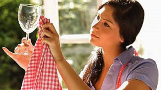 Yemekte salatasına kadar ayıran kızdan olur mu?