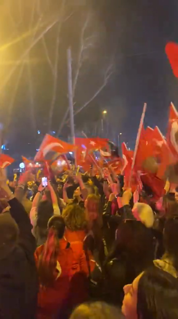 Ankara'da Mansur Yavaş, İstanbul'da Ekrem İmamoğlu kazandı! Seçimler hakkında düşünceleriniz neler, sizin ilde durumlar nasıl?