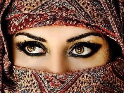 Hangi renk/tarz makyajı çok çarpıcı veya cesur buluyorsunuz?