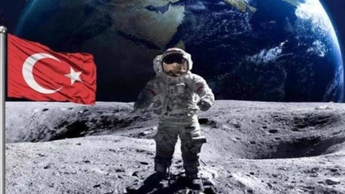 Uzaya gidiyorum gelen var mı?