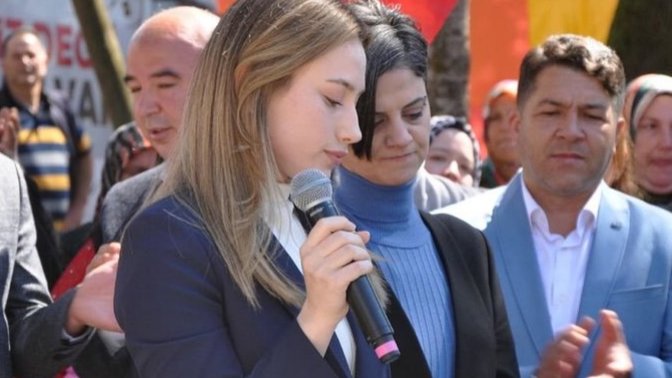 Resmi olmayan verilere göre; 22 yaşındaki Zeynep Çelik, Türkiye'nin en genç kadın belediye başkanı oldu. Ne düşünüyorsunuz?