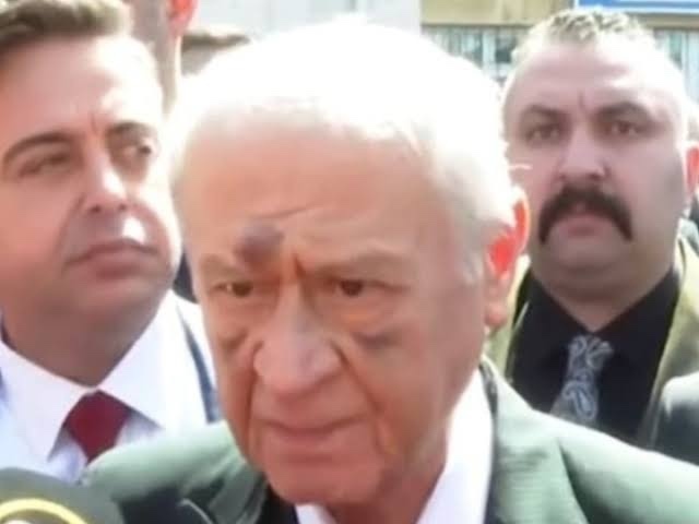 Devlet Bahçeli kimden dayak yedi?