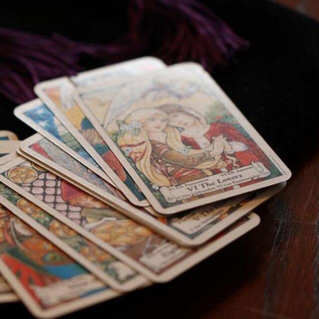 Tarot açacağım bakmamı istermisiniz?