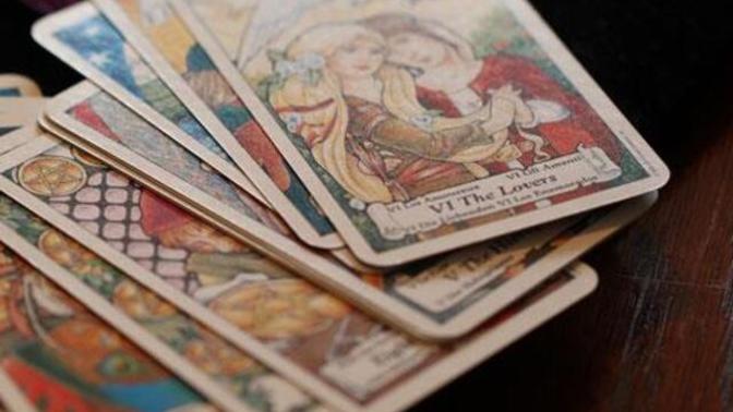 Tarot açacağım bakmamı istermisiniz?