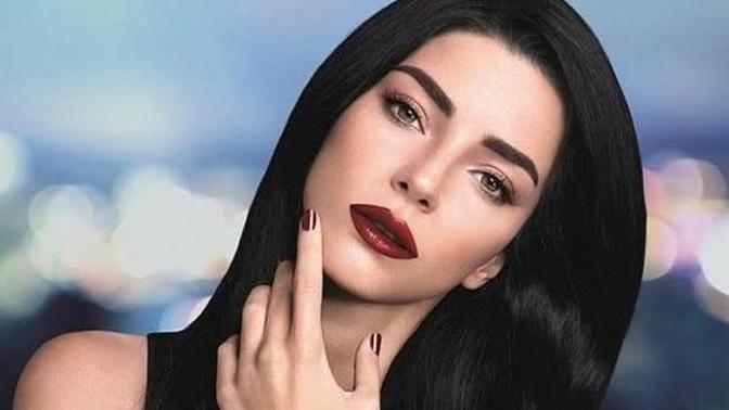 Siyah rujla mı her gidilmez kırmızı rujla mı?
