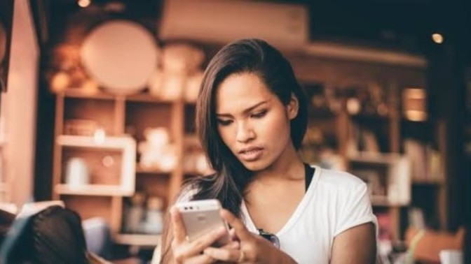 Eşinizin/sevgiliniz cep telefonunu karıştırırmısınız?