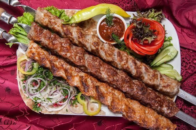 Lahmacun mu kebap mı?