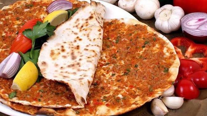 Lahmacun mu/pizza mı?
