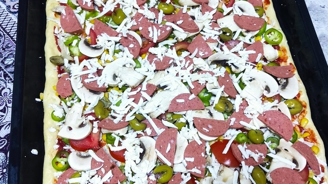 Pizza yaptım sizce nasıl olmuş?