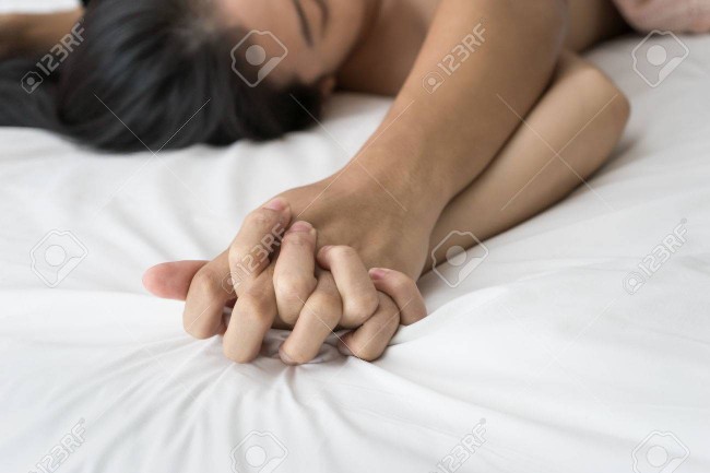 Cinsellik yaşarken partnerinizin inlemesi sizi daha çok tahrik eder mi?