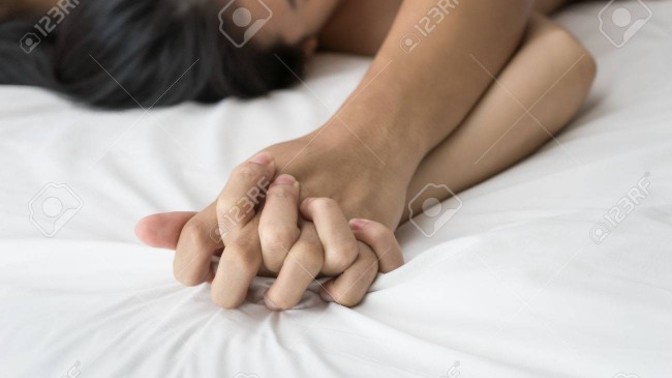Cinsellik yaşarken partnerinizin inlemesi sizi daha çok tahrik eder mi?
