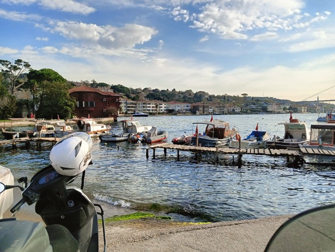 Neden mutluluğu bulamıyorum , ciddi düşünen var mı?