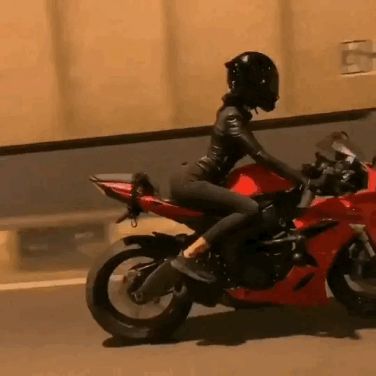 Araba mı daha hızlı olur yoksa motor mu?