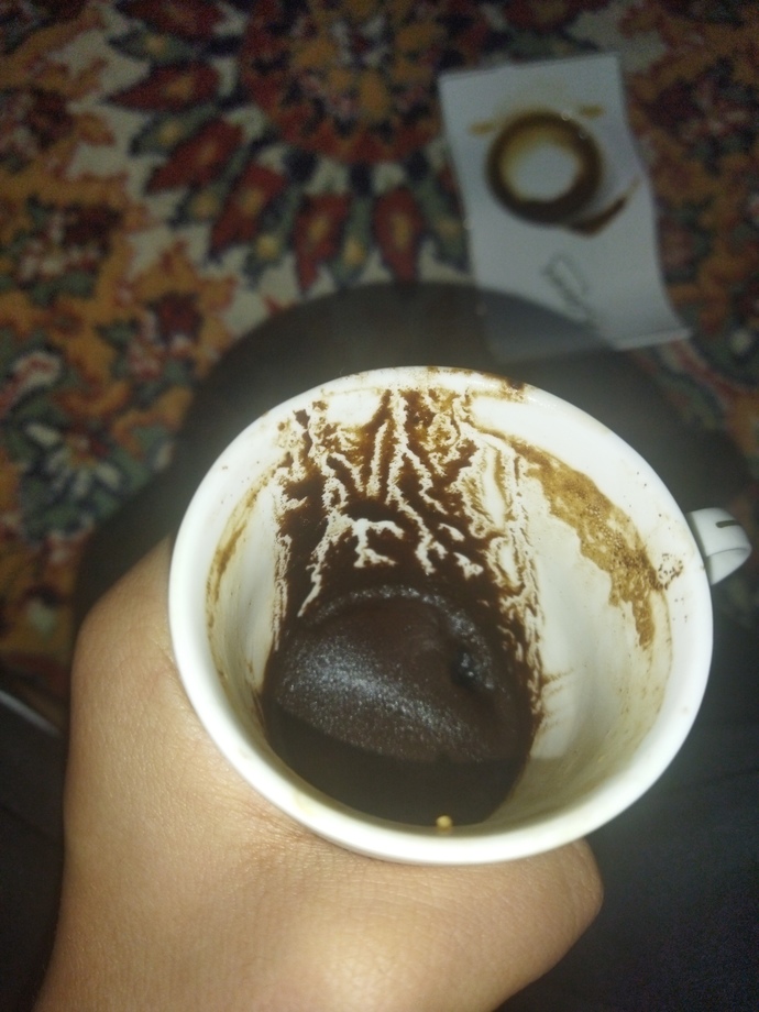 Kahve falı bakan var mı acaba?