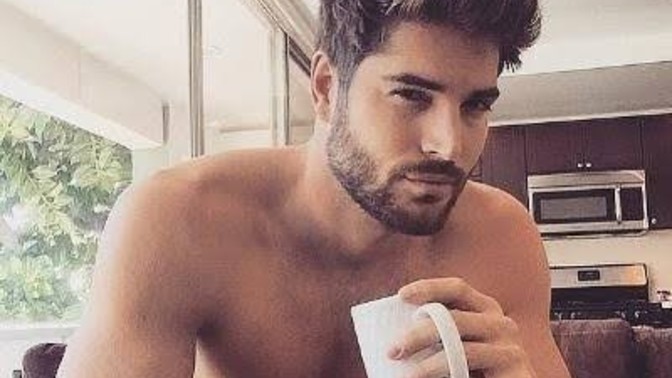 Karşınızda ki kişi yakışıklı/güzel olması sizin etkilenmeniz için bir sebep mi?