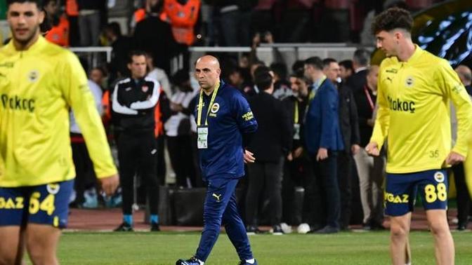 Galatasaray - Fenerbahçe maçında sahadan çekilme olayı ne?