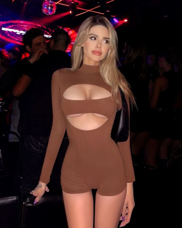 Sevgilinin paylaşımlarına karışır mısın?