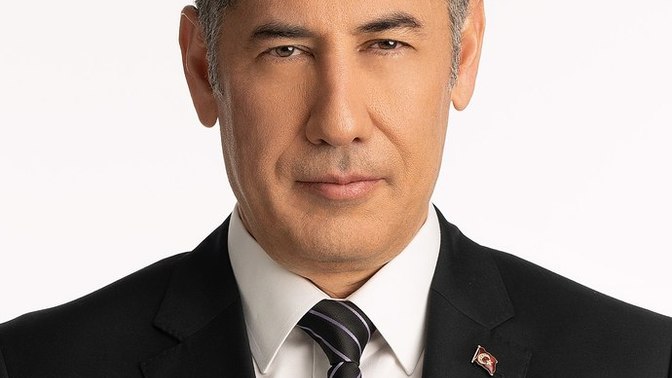 Azərbaycanlıların şərəfi və qüruru Sinan Oğanı sevirsinizmi?