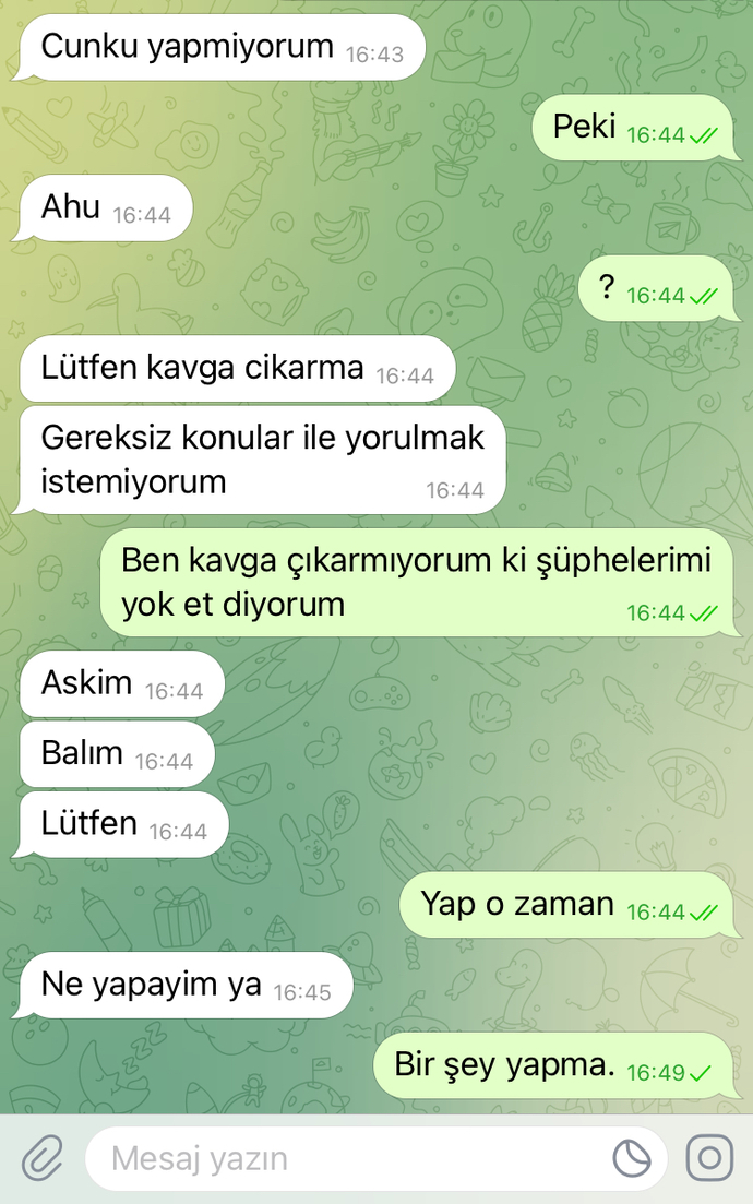 Erkek arkadaşımla yeniden barıştık ve şüphelerim olduğu için beni sosyal medyadan paylaşmasını istedim hayır dedi. Aldatıyor mudur?