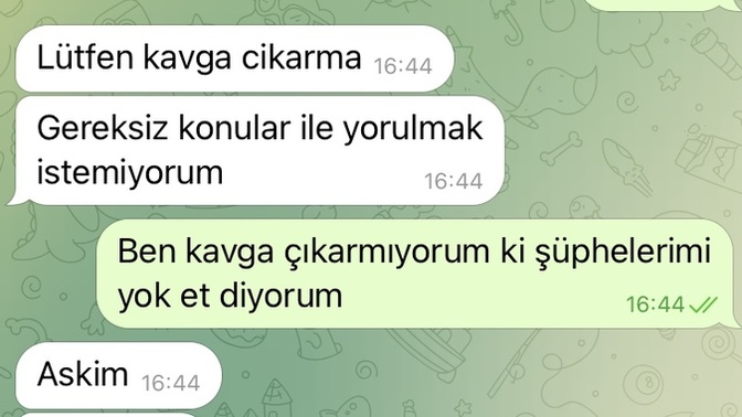 Erkek arkadaşımla yeniden barıştık ve şüphelerim olduğu için beni sosyal medyadan paylaşmasını istedim hayır dedi. Aldatıyor mudur?