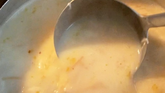 Tavuk çorbasını terbiyeli mi terbiyesiz mi seversiniz?