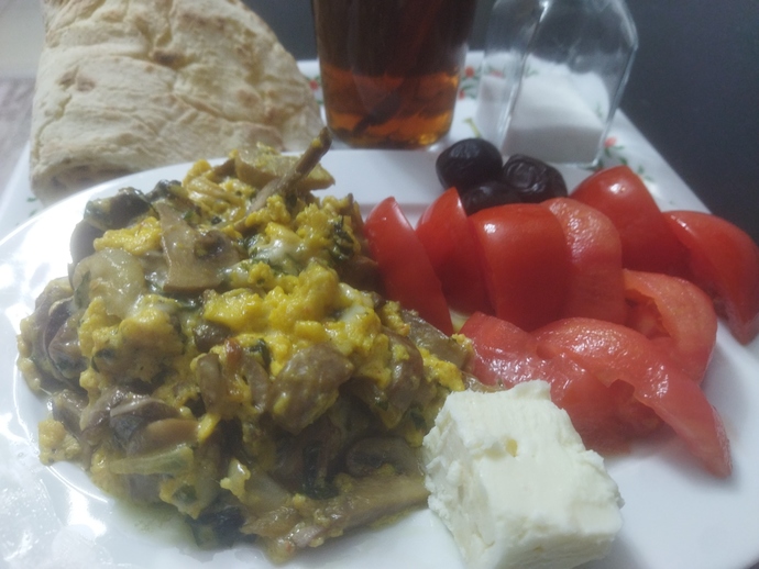 Sahurcu tayfa son sahurda bugün ne yiyorsunuz bakalım?