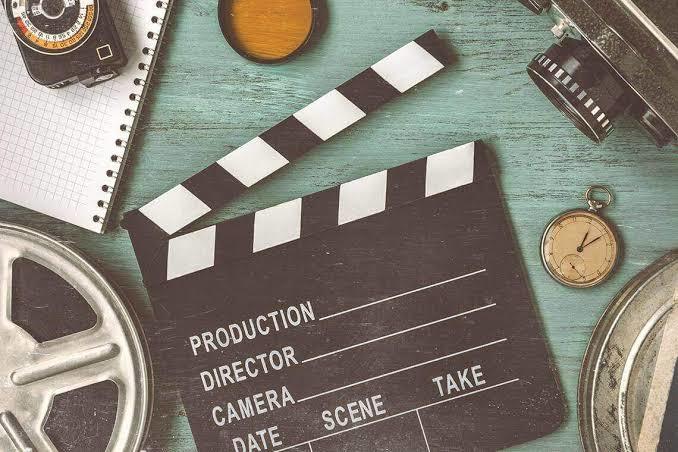 Bayram şekeri niyetine bir film/dizi önerir misiniz?