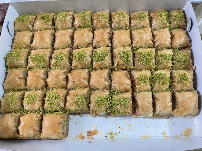 İyi bayramlarr🌸 Misafirlere özel baklava açtım nasıl olmuş?