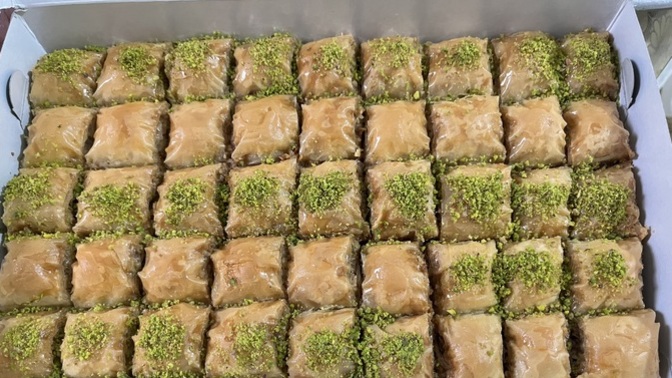 İyi bayramlarr🌸 Misafirlere özel baklava açtım nasıl olmuş?