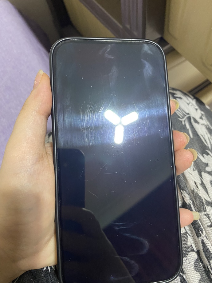 Arkadaslar iphone15 ekran cizikmi kirikmk?
