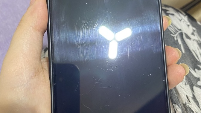 Arkadaslar iphone15 ekran cizikmi kirikmk?