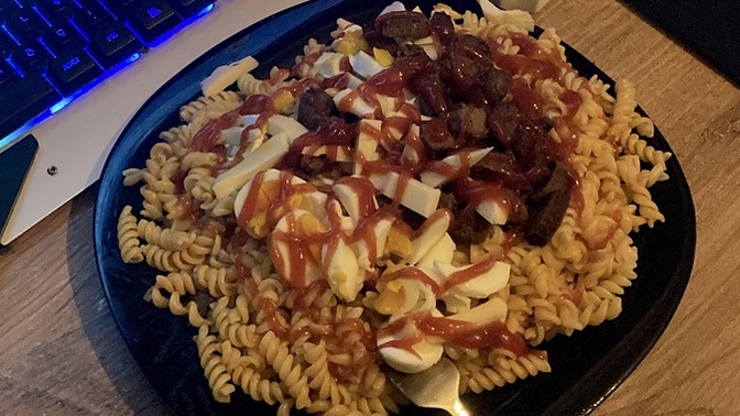 Sevgilim makarnayı böyle yiyorum diye beni terk etti sizce haklı mı?