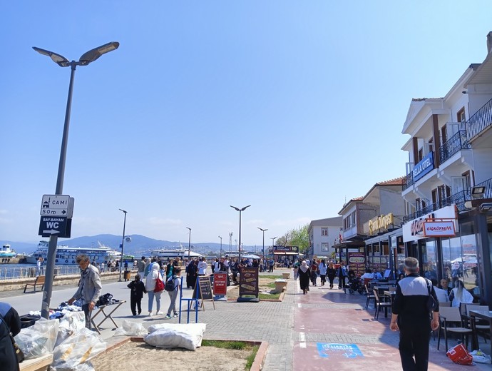 İstanbul'da turistik noktalarda yoğunluk yaşandı. Bayramlarda nereleri gezmeyi tercih ediyorsun?