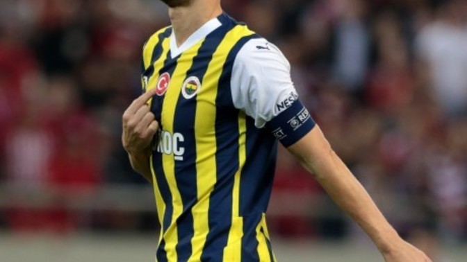 Temsilcimiz Fenerbahçe, 3-0 geriye düştüğü maçta Olympiacos deplasmanından 3-2'lik sonuçla ayrılıyor Sizce turu gecermi?