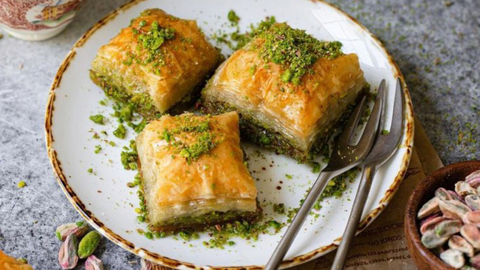 Düğüne öncesi Nişanlınız sizin için Baklava yapmaya karar verse, siz de onun için baklava yapmayı öğrenir miydiniz ✨?