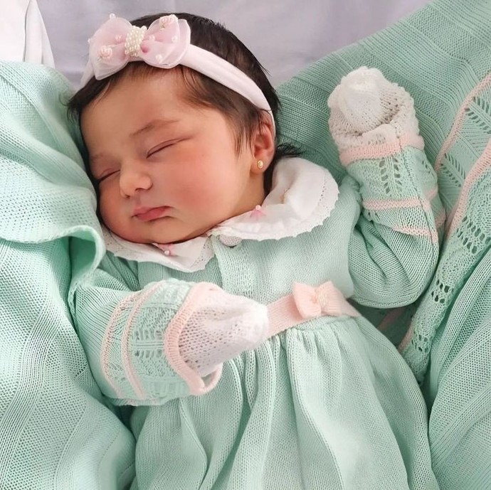 Yeni doğum yapmış birinin kendine ayıracak 5 dakikası yok mudur?