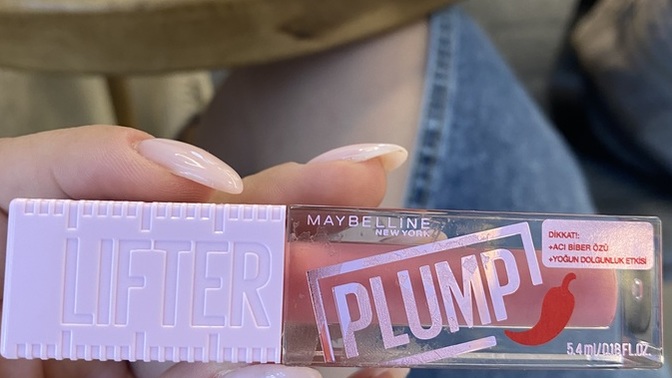 Lip gloss kullanan var mı?