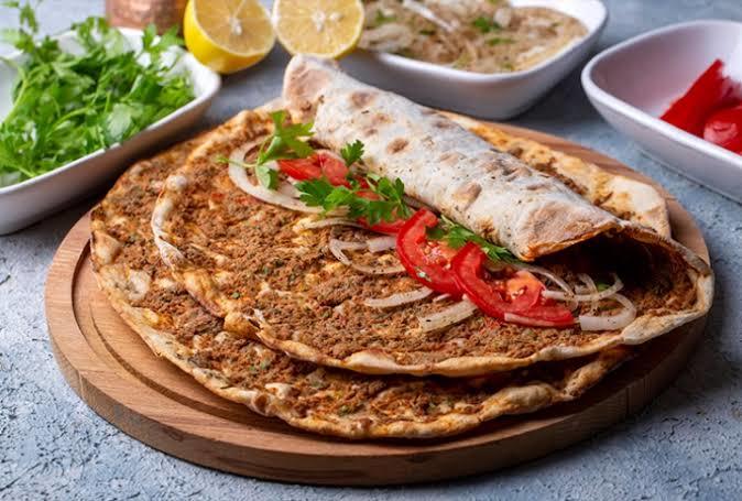 Lahmacun mu yoksa döner mi tercih edersiniz?