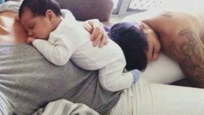 Eşinizin bebeğinize karşı ilgisiz olması boşanma sebebi midir?