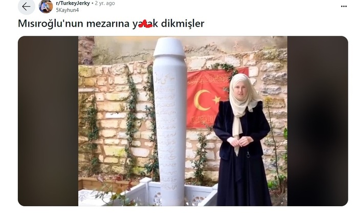 Kadir Mısıroğlunu mezar taşının şekli neyi sembolize ediyor?