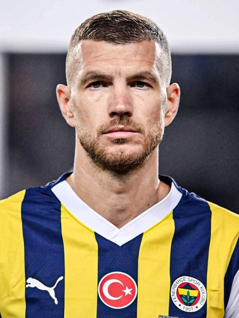 Seçiminizi yapin bakalım sizce edin dzeko mu? Yoksa mauro icardi mi?